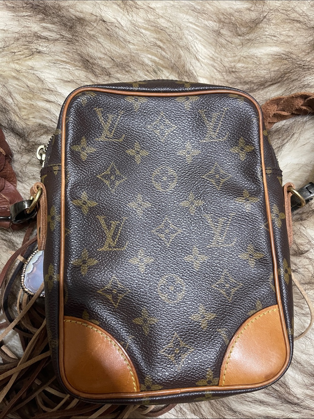 Louis Vuitton Brown Monogram Fringe Crossbody Bag with Tan Accents - Picture 2 of 4